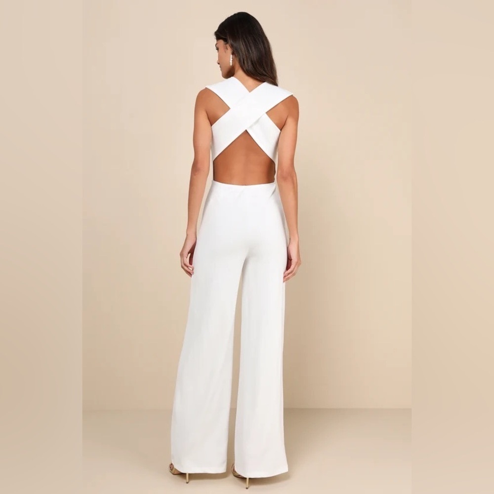 Lulu’s White Backless Jumpsuit, size medium